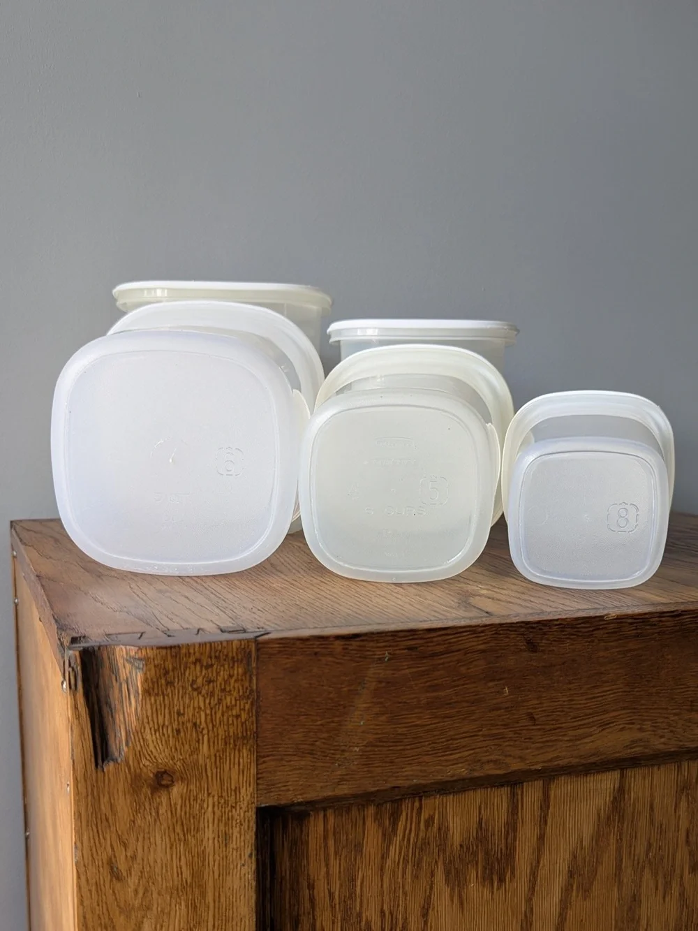 Vintage Rubbermaid Servin' Saver #5 6 8 Canisters Set of 5 - White Lids - Picture 9 of 16